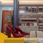 Fendi 2025 Spring-Summer Wood Grain Chunky Heel Series Pointed and Rounded Toe Single Shoes - Image 2