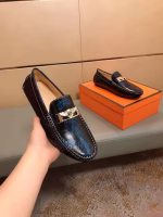 Burberry's latest casual and stylish driving shoes - Image 3