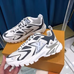 LV Runner Tatic men's sports shoes - Image 4