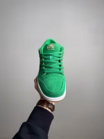 Nike Green and Gold Low-Top Casual Sneakers - Image 2