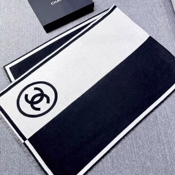 4 CHANEL Black-White Symmetric Double-Sided Large Shawl - Image 1