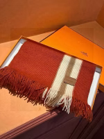 GUCCI High-End Cashmere Knit Scarf (Unisex) - Image 8