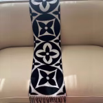 Louis Vuitton 2023 AutumnWinter Medallion Scarf - Image 2
