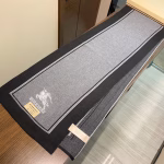 Burberry New Autumn & Winter Scarf - Image 4