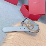 Valentino's elegant, luxurious and casual goddess belt - Image 9