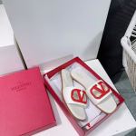 Valentino 2025 Spring/Summer New V-Buckle Flat Slippers - Image 8