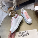 Alexander McQueen High-Quality Premium Version – Classic Star-Favorite Versatile White Sneakers