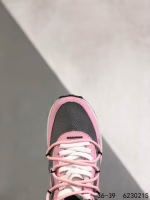 Nike Waffle One SE Lightweight Running Shoes - Image 4