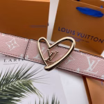 LV Louis Vuitton Women's Limited-Edition Belt with Heart Buckle - Image 10