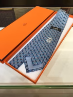 Hermès Men’s New Tie Collection – "Tri-Color Chain Pattern Tie" - Image 3