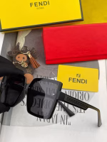 Fendi 2025 Spring New Square Polarized Sunglasses - Image 4