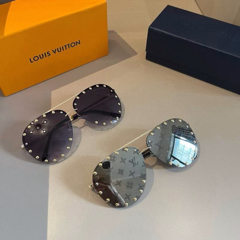 5 LV Louis Vuitton New Rivet Debut Sunglasses - Image 1