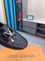 Putian pure original LV cowhide large-logo driving shoes - Image 4