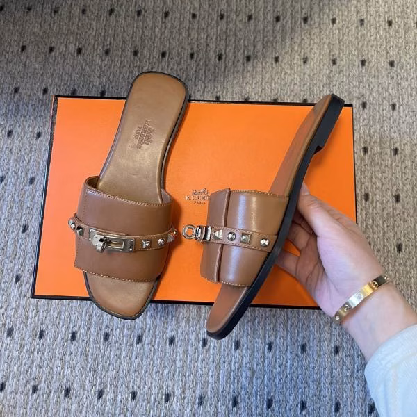 6 Hermès 2025 New Colorway Kelly Buckle Flat Slippers - Image 1