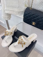 Chanel 2022 Pendant Pearl Chain Flip-Flop Sandals - Image 8