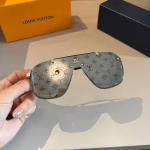 Louis Vuitton (LV) Gold-Trimmed Frame Sunglasses - Image 3