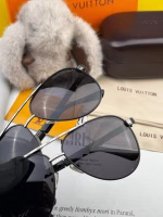 2025 New LV Louis Vuitton Aviator-Frame Sunglasses - Image 3