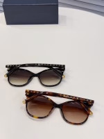 LV Louis Vuitton Classic Floral Logo CatEye Sunglasses for Women - Image 4