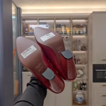 Fendi 2025 Spring-Summer Wood Grain Chunky Heel Series Pointed and Rounded Toe Single Shoes - Image 8