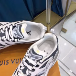LV Runner Tatic men's sports shoes - Image 5