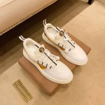 Versace's popular upgraded casual men's shoes