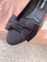 MIU MIU 2024 New Two-Tone Patent Leather High-Heeled Shoes - Image 7