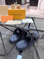 Top-tier purchasing agent: LV men's spring and summer slippers - Image 8