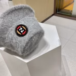 Fendi 2023 Autumn & Winter New Style Thickened Warm Bucket Hat - Image 6