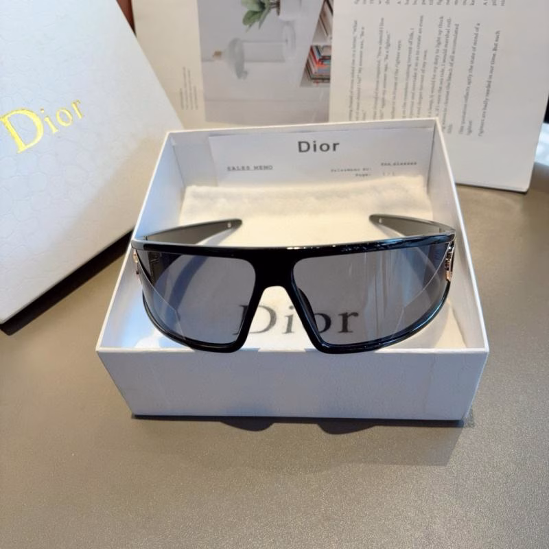 7 Dior CD Headband-Design 2-in-1 Sunglasses - Image 1