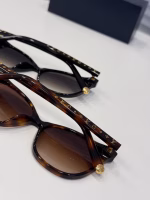 LV Louis Vuitton Classic Floral Logo CatEye Sunglasses for Women - Image 5