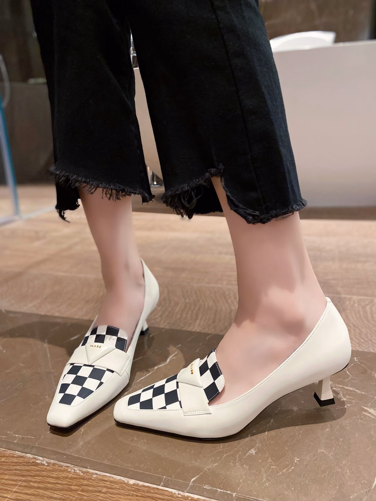 2022 Spring/Summer Popular New Arrival: Prada Stylish Classic High-Heeled Shoes - Image 4