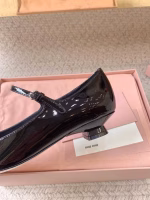 MIU MIU 2024 New Two-Tone Patent Leather High-Heeled Shoes - Image 6
