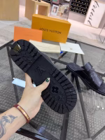 Top-tier purchasing agent: LV men's spring and summer slippers - Image 9