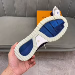 LV (Louis Vuitton) breathable low-top sneakers - Image 9