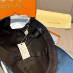 LV High-Quality Classic Checkerboard Baseball Cap - Image 9