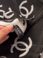 Chanel Gift Box Edition Black-White Double-Sided Cashmere Scarf - Image 7