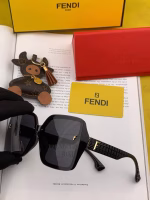 Fendi 2022 Early Spring New Arrival Square-Frame Sunglasses - Image 5