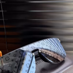 LOUIS VUITTON Ultra-Light Full-Print Sunglasses - Image 6