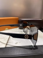 LV Women's Polarized Sunglasses - Image 8