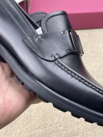 Ferragamo's latest classic high-quality leather shoes, synchronized with counter offerings - Image 8