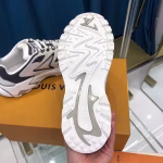 LV Runner Tatic men's sports shoes - Image 7