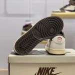 AJ Collaborative Low-Top Reverse Swoosh Couples' Sports Casual Shoes - Image 7