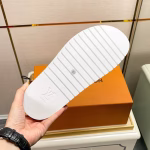 LV purchasing hot-selling men's slippers - Image 7
