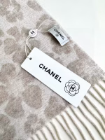 Chanel 2025 Autumn/Winter Unisex High-end Cashmere Knit Scarf - Image 5