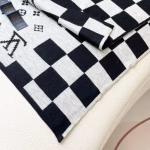 Louis Vuitton 2023 Couple-Style Knit Cashmere Scarf - Image 6
