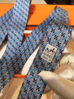 Hermès Men’s New Tie Collection – "Tri-Color Chain Pattern Tie" - Image 7