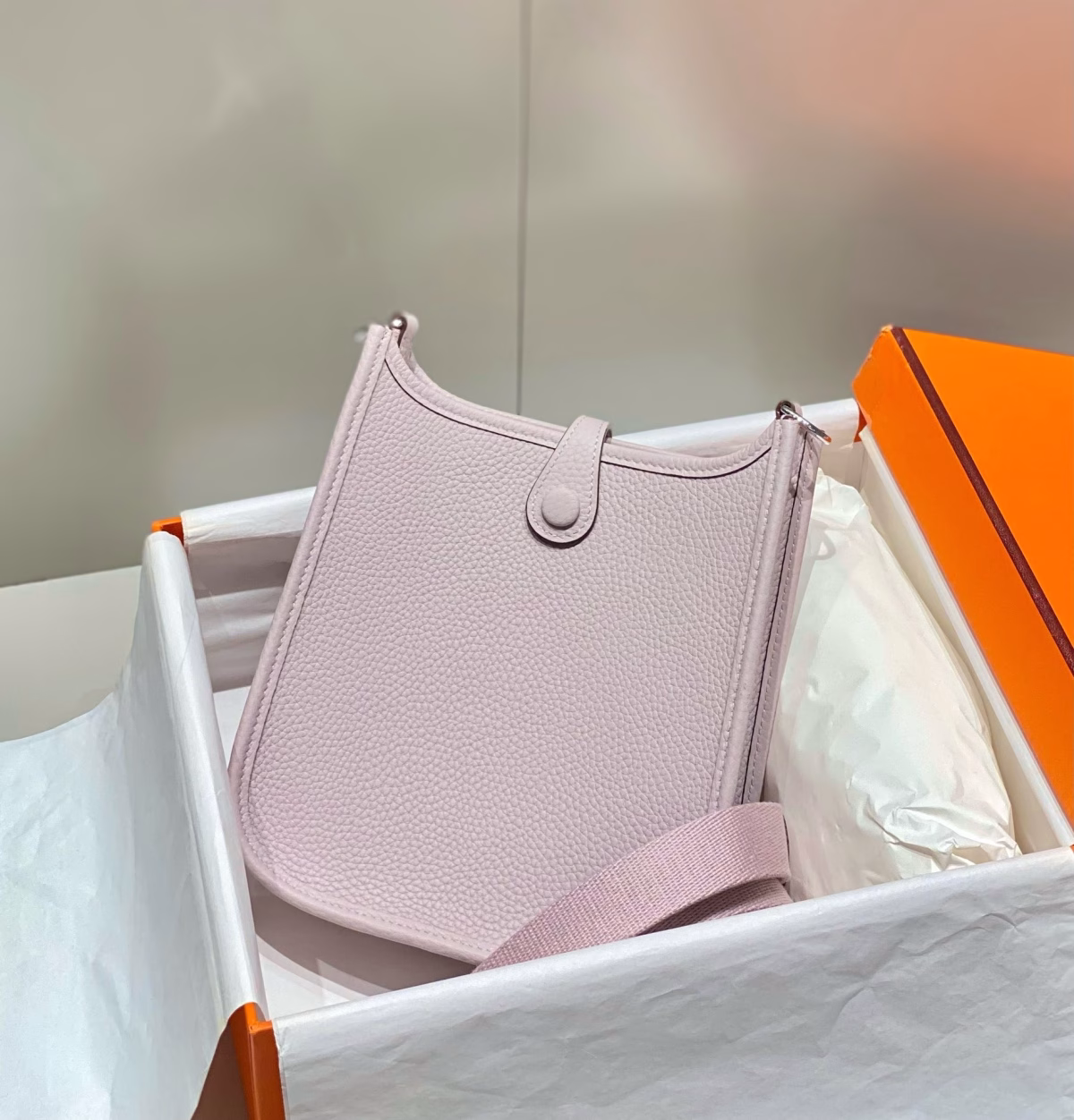 Hermes Evelyne III TPM Bag In Mauve Pale Clemence Leather - Image 8