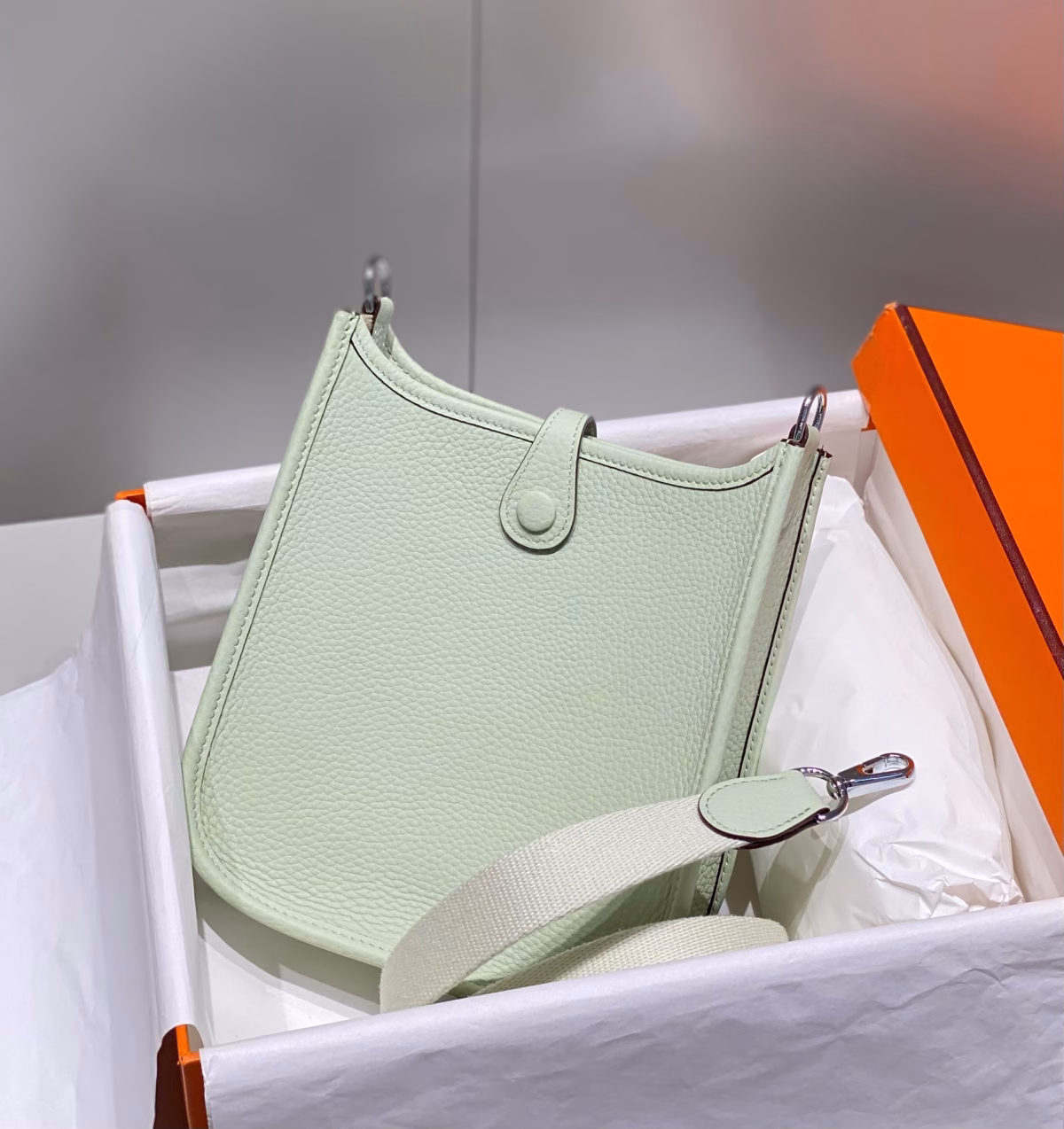 Hermes Evelyne III TPM Bag In Vert Fizz Clemence Leather - Image 9