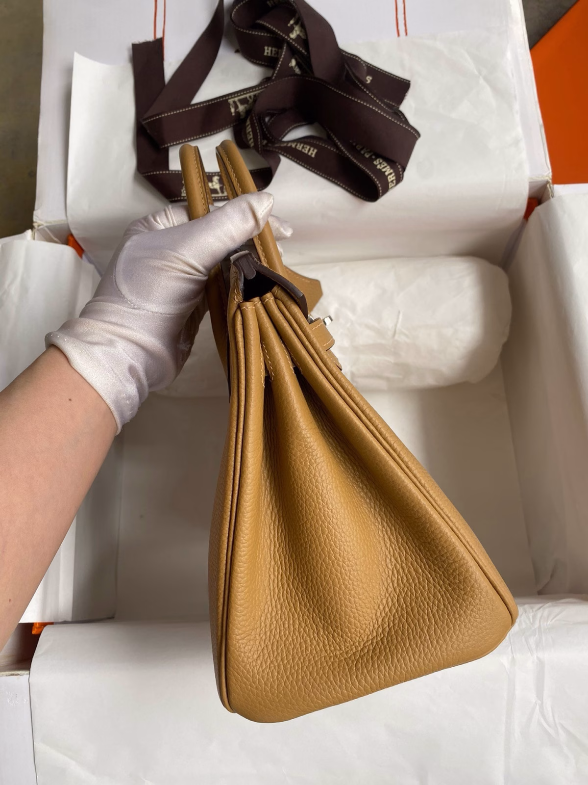 Hermes Birkin 25 Retourne Handmade Bag In Biscuit Clemence Leather - Image 5
