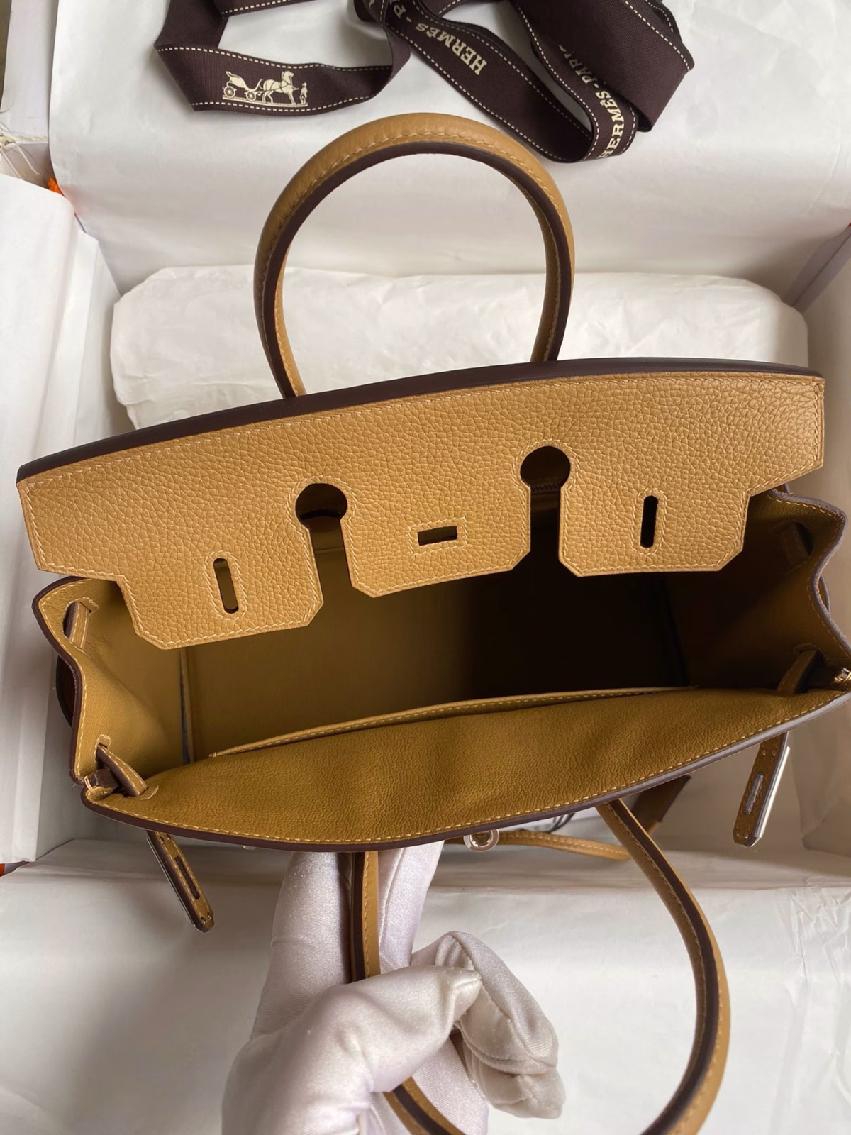 Hermes Birkin 25 Retourne Handmade Bag In Biscuit Clemence Leather - Image 2